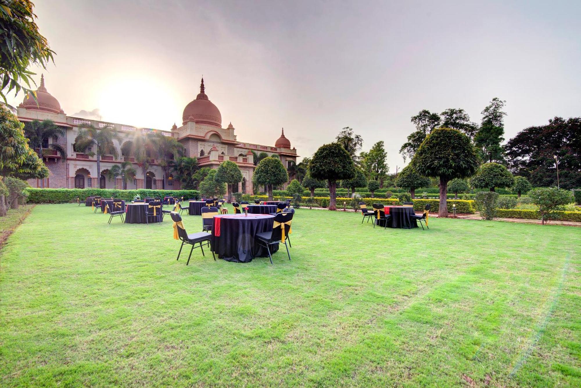 WelcomHeritage Shivavilas Palace, HAMPI Hospet Exterior foto